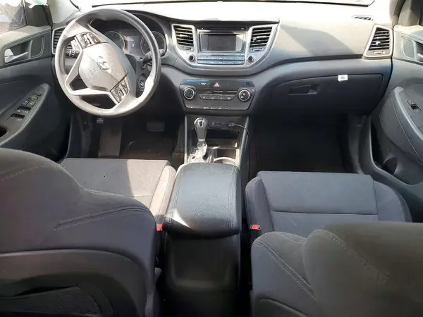 KM8J23A42JU683102 2018 HYUNDAI TUCSON - Image 8