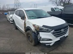 KM8J23A42JU689837 2018 HYUNDAI TUCSON