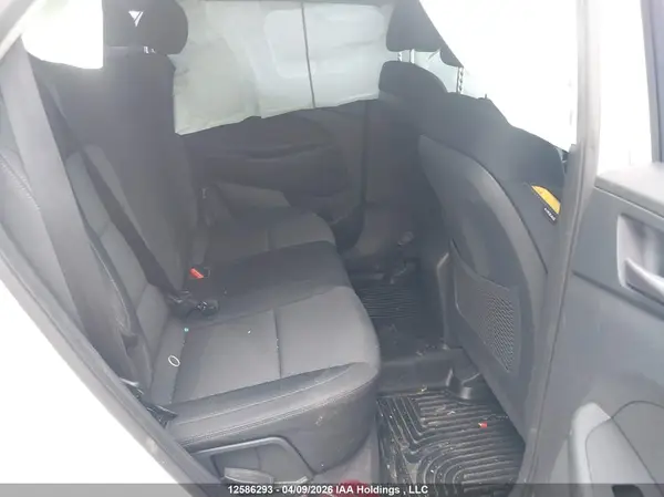 KM8J23A42JU689837 2018 HYUNDAI TUCSON - Image 8