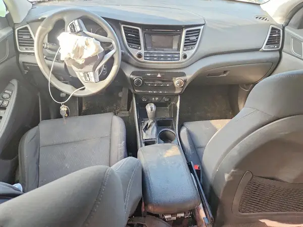 KM8J23A42JU700500 2018 HYUNDAI TUCSON - Image 8