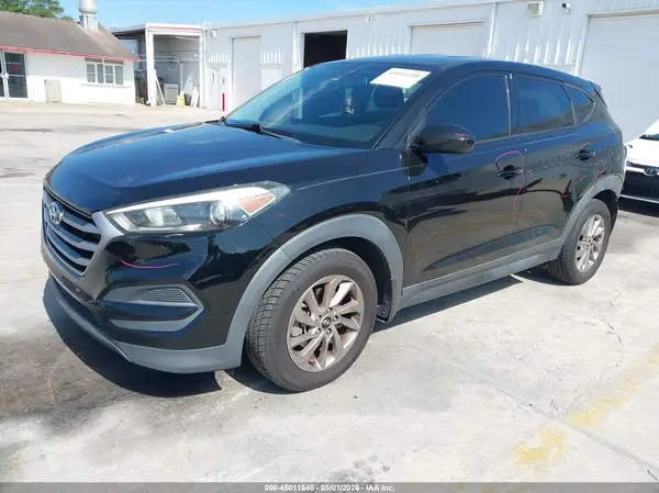 KM8J23A42JU738325 2018 HYUNDAI TUCSON - Image 2