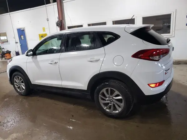 KM8J23A42JU758512 2018 HYUNDAI TUCSON - Image 2