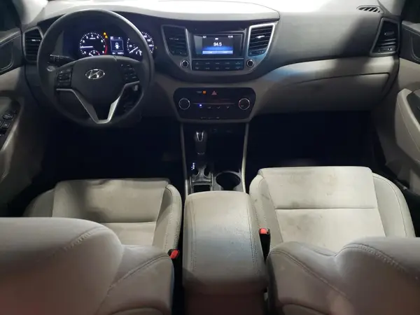 KM8J23A42JU758512 2018 HYUNDAI TUCSON - Image 8