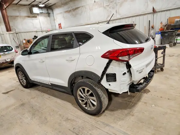 KM8J23A42JU762382 2018 HYUNDAI TUCSON - Image 2