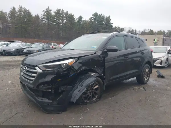 KM8J23A42JU772703 2018 HYUNDAI TUCSON - Image 2