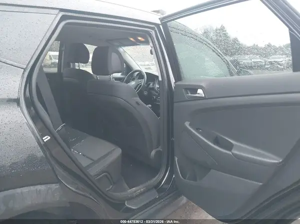 KM8J23A42JU772703 2018 HYUNDAI TUCSON - Image 8