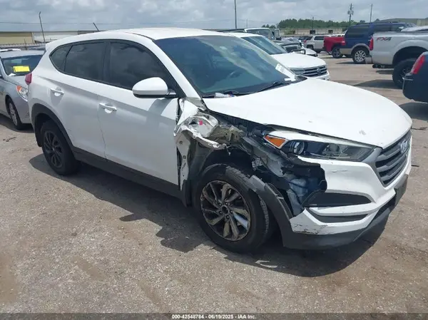 KM8J23A42JU775083 2018 HYUNDAI TUCSON - Image 1
