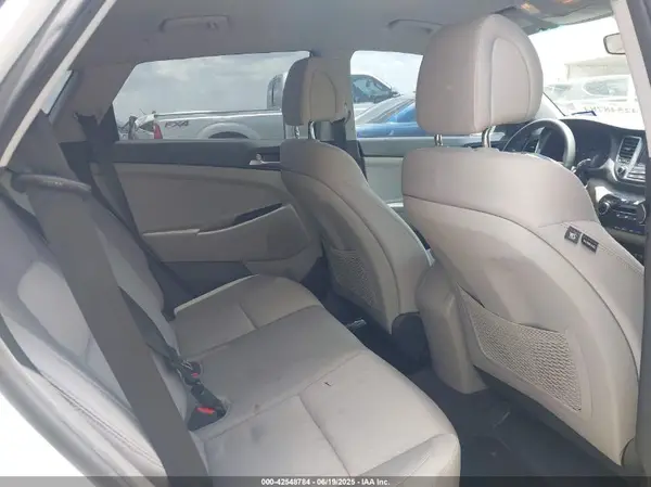 KM8J23A42JU775083 2018 HYUNDAI TUCSON - Image 8