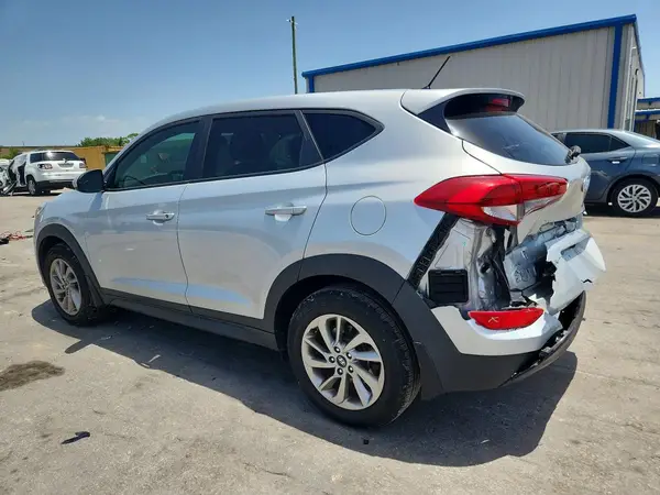 KM8J23A42JU795916 2018 HYUNDAI TUCSON - Image 2