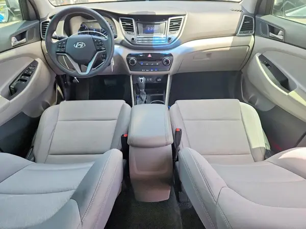KM8J23A42JU795916 2018 HYUNDAI TUCSON - Image 8
