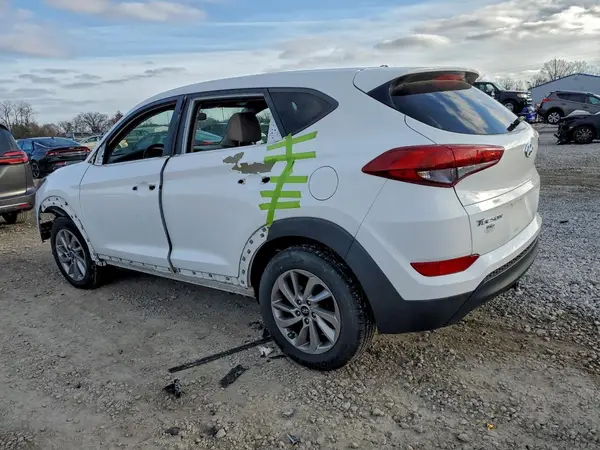 KM8J23A42JU808311 2018 HYUNDAI TUCSON - Image 2