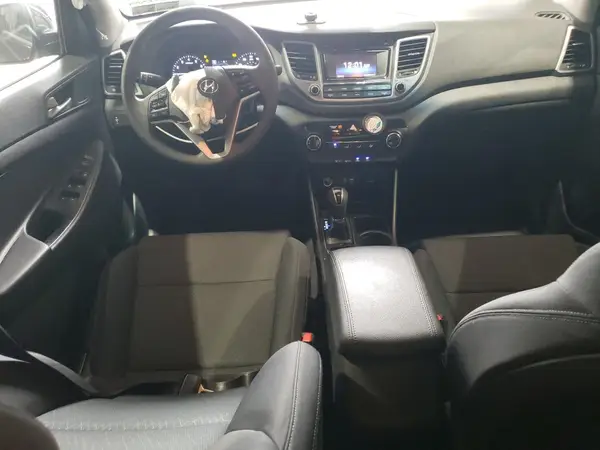 KM8J23A42JU812245 2018 HYUNDAI TUCSON - Image 8