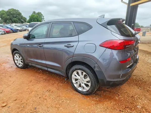 KM8J23A42KU043845 2019 HYUNDAI TUCSON - Image 2