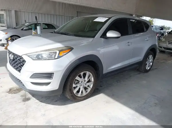 KM8J23A42KU841195 2019 HYUNDAI TUCSON - Image 2