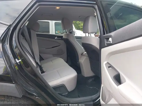 KM8J23A42KU864928 2019 HYUNDAI TUCSON - Image 8