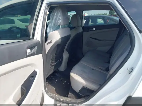 KM8J23A42KU872043 2019 HYUNDAI TUCSON - Image 8