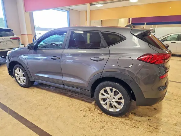 KM8J23A42KU895192 2019 HYUNDAI TUCSON - Image 2
