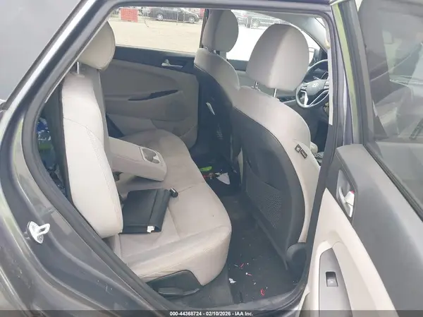 KM8J23A42KU915098 2019 HYUNDAI TUCSON - Image 8