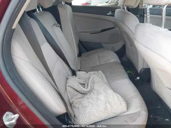 KM8J23A43GU026818 2016 HYUNDAI TUCSON - Image 8