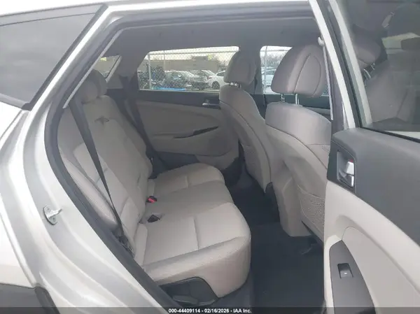 KM8J23A43GU041089 2016 HYUNDAI TUCSON - Image 8