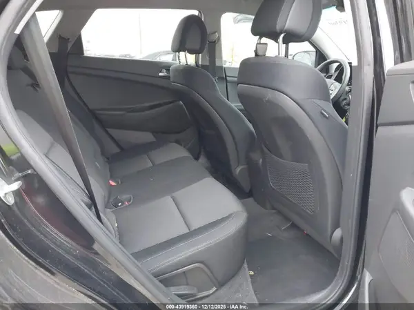 KM8J23A43GU042212 2016 HYUNDAI TUCSON - Image 8