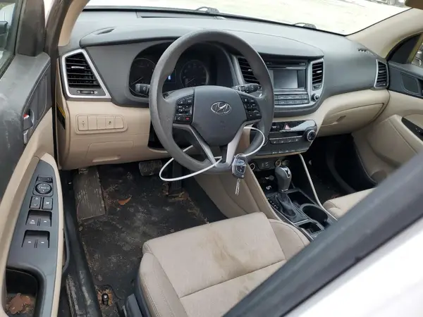 KM8J23A43GU102232 2016 HYUNDAI TUCSON - Image 8