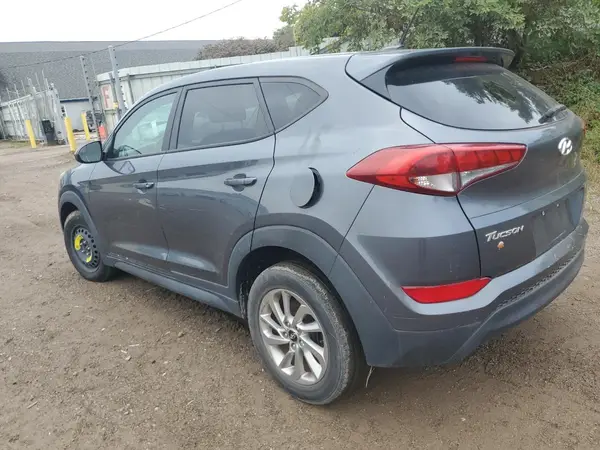 KM8J23A43HU261902 2017 HYUNDAI TUCSON - Image 2