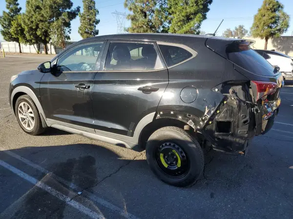 KM8J23A43HU262807 2017 HYUNDAI TUCSON - Image 2