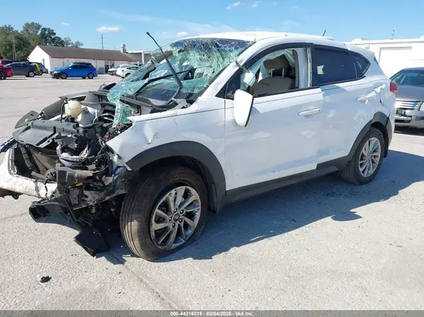 KM8J23A43HU262872 2017 HYUNDAI TUCSON - Image 2