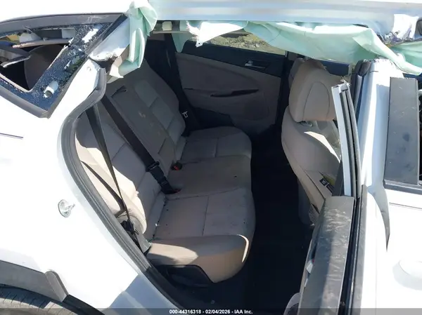 KM8J23A43HU262872 2017 HYUNDAI TUCSON - Image 8