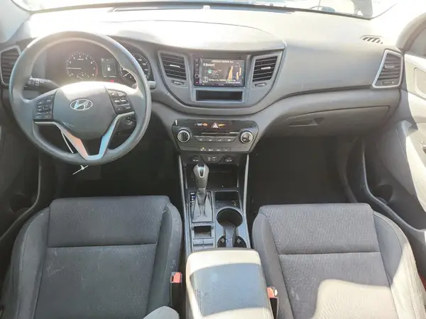 KM8J23A43HU263052 2017 HYUNDAI TUCSON - Image 8