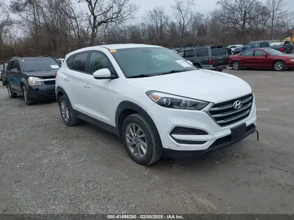 KM8J23A43HU268753 2017 HYUNDAI TUCSON - Image 1