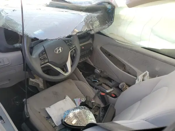 KM8J23A43HU285830 2017 HYUNDAI TUCSON - Image 8