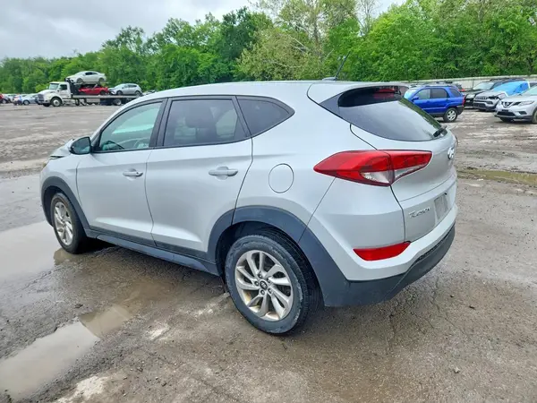 KM8J23A43HU285939 2017 HYUNDAI TUCSON - Image 2