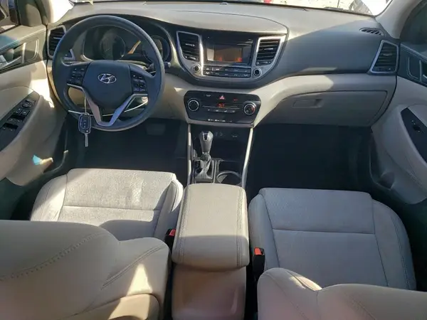 KM8J23A43HU291868 2017 HYUNDAI TUCSON - Image 8
