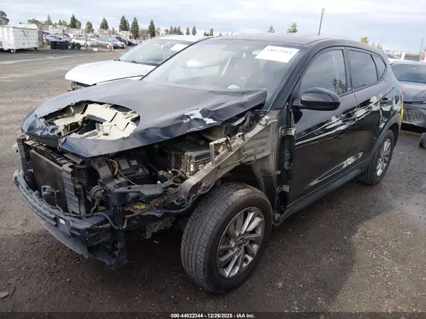 KM8J23A43HU378072 2017 HYUNDAI TUCSON - Image 2
