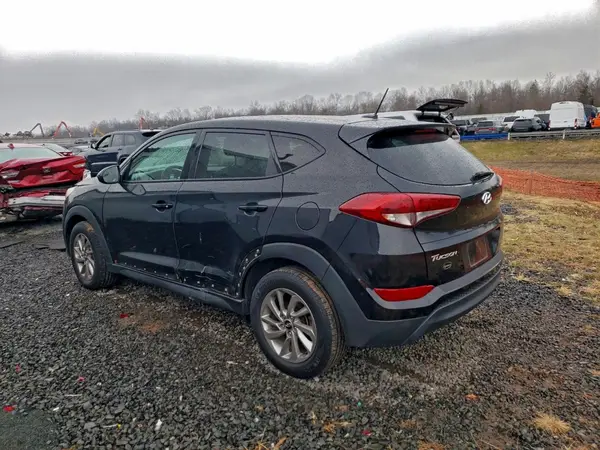 KM8J23A43HU403990 2017 HYUNDAI TUCSON - Image 2