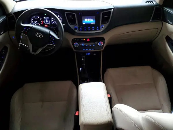 KM8J23A43HU423236 2017 HYUNDAI TUCSON - Image 8