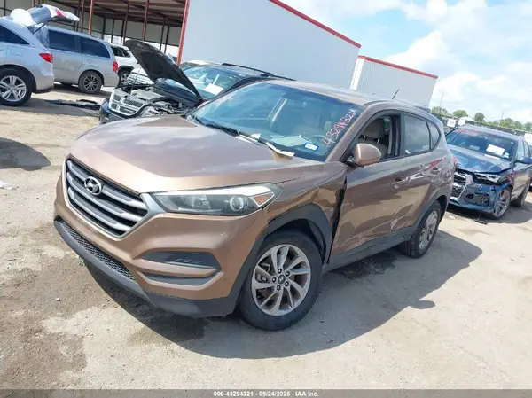 KM8J23A43HU431367 2017 HYUNDAI TUCSON - Image 2