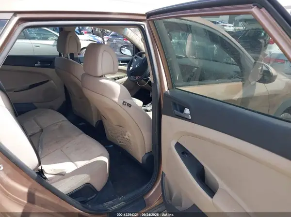 KM8J23A43HU431367 2017 HYUNDAI TUCSON - Image 8