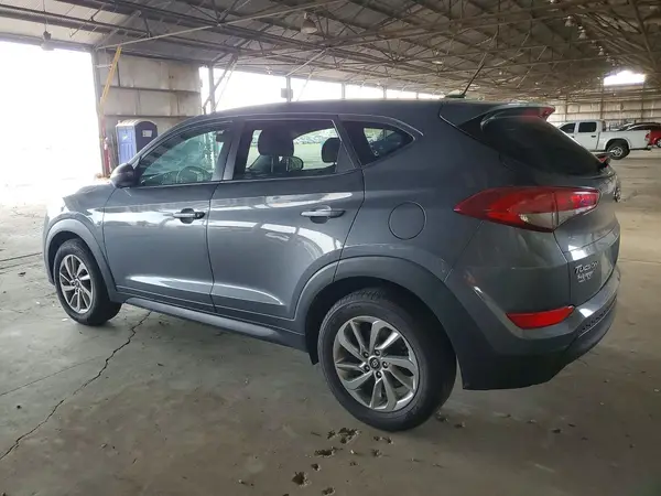KM8J23A43HU448055 2017 HYUNDAI TUCSON - Image 2