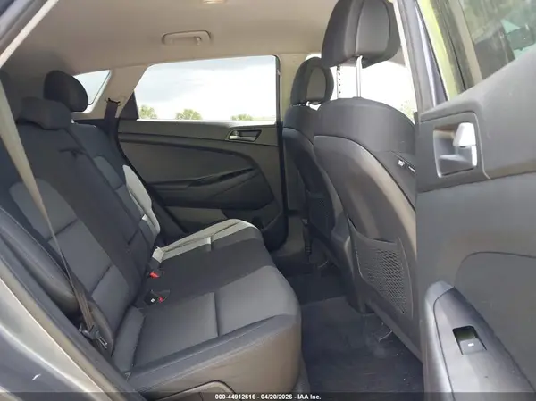 KM8J23A43HU473957 2017 HYUNDAI TUCSON - Image 8