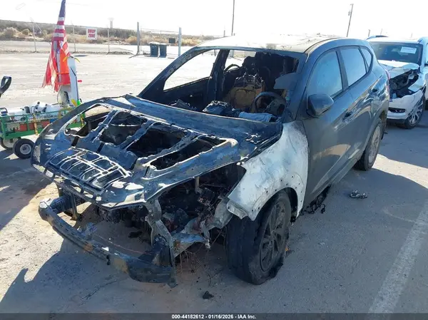 KM8J23A43HU487342 2017 HYUNDAI TUCSON - Image 2