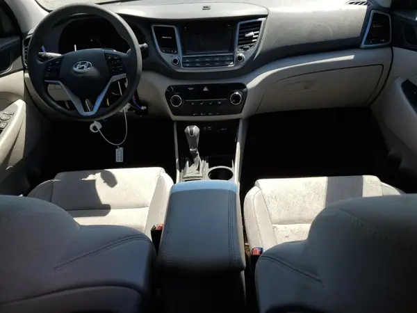 KM8J23A43HU492329 2017 HYUNDAI TUCSON - Image 8