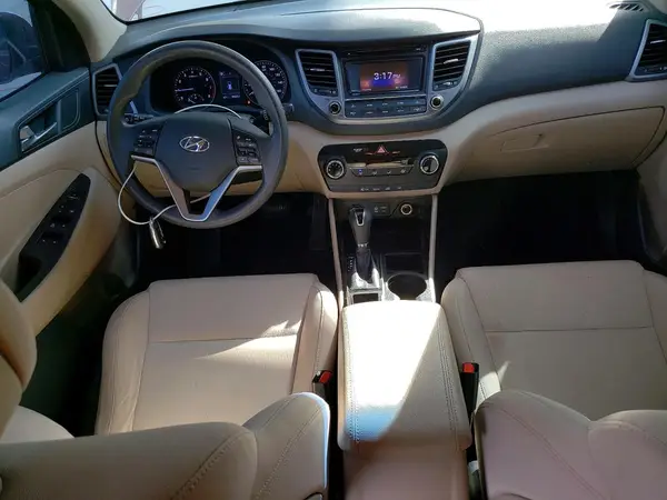 KM8J23A43HU547054 2017 HYUNDAI TUCSON - Image 8