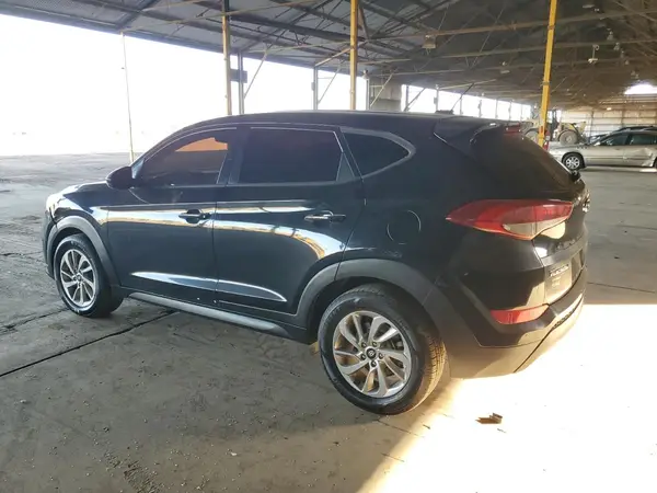 KM8J23A43HU568955 2017 HYUNDAI TUCSON - Image 2