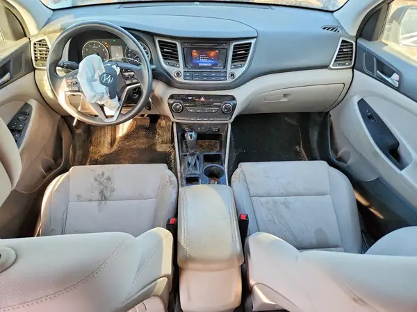 KM8J23A43HU577607 2017 HYUNDAI TUCSON - Image 8