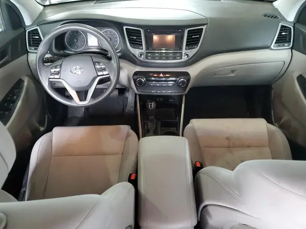 KM8J23A43HU578370 2017 HYUNDAI TUCSON - Image 8