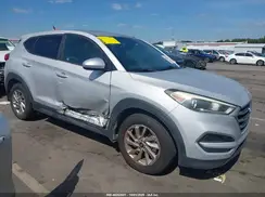 KM8J23A43HU580037 2017 HYUNDAI TUCSON