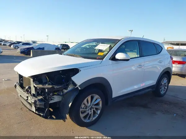 KM8J23A43JU641974 2018 HYUNDAI TUCSON - Image 2